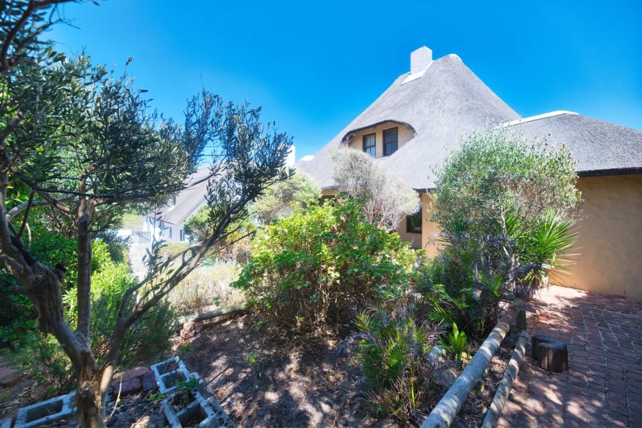 5 Bedroom Property for Sale in De Kelders Western Cape
